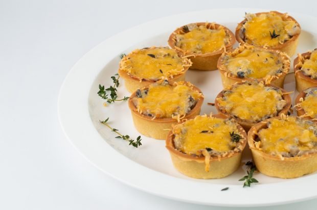 Tartlets with chicken and mushrooms – a simple and delicious recipe, how to cook step by step