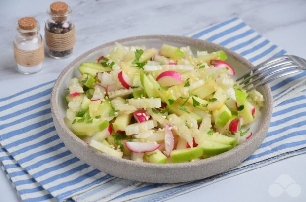 Salad with celery, apples and radishes – a simple and delicious recipe with photos (step by step)