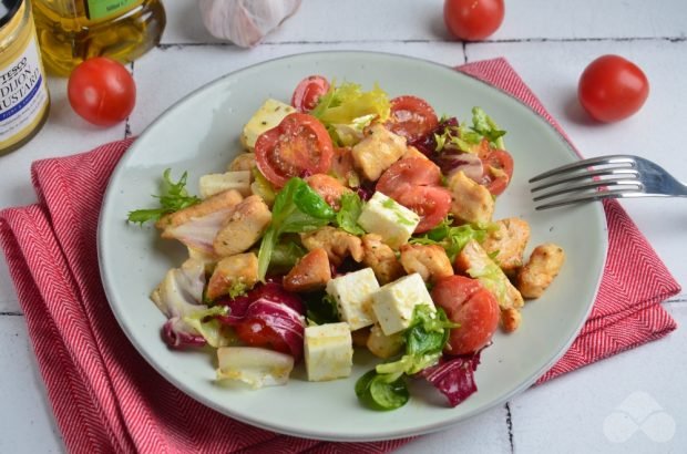 Caesar salad with chicken and feta – a simple and delicious recipe with photos (step by step)