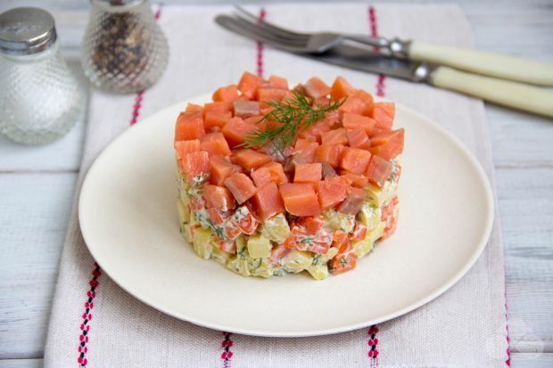 Salad of red fish, potatoes and carrots – a simple and delicious recipe with photos (step by step)