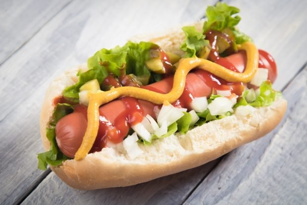 Quick hot dog with vegetables and herbs - a simple and delicious recipe how to cook step by step