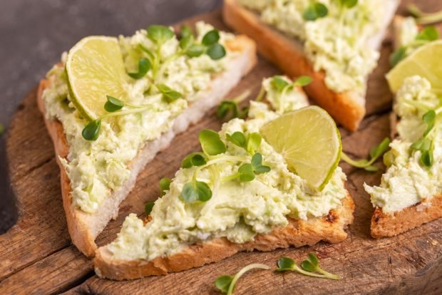 Sandwiches with guacamole and lime – a simple and delicious recipe, how to cook step by step