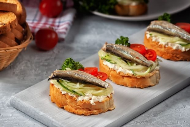 Sprat sandwiches are a simple and delicious recipe, how to cook step by step