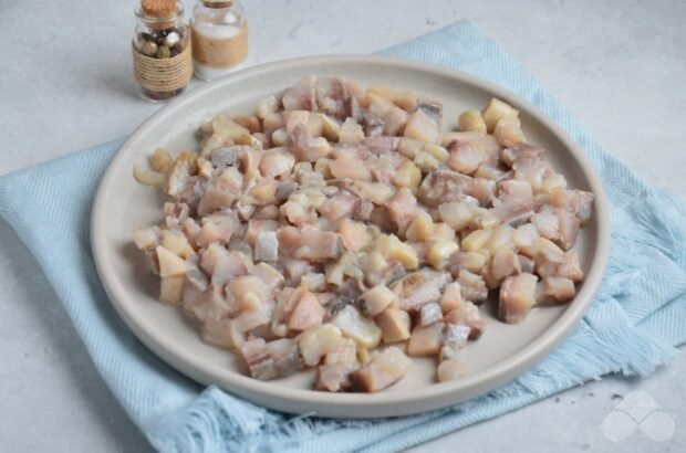 Herring under a fur coat without mayonnaise: photo of recipe preparation, step 1