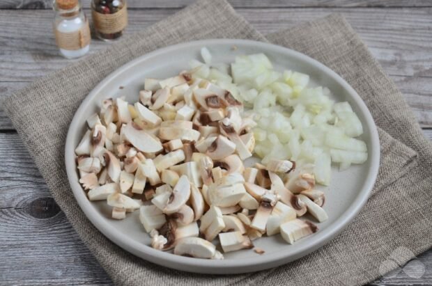 Olivier with fried mushrooms : photo of recipe preparation, step 1