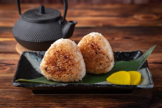 Fried onigiri – a simple and delicious recipe, how to cook step by step