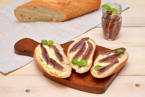 Anchovy sandwiches are a simple and delicious recipe, how to cook step by step