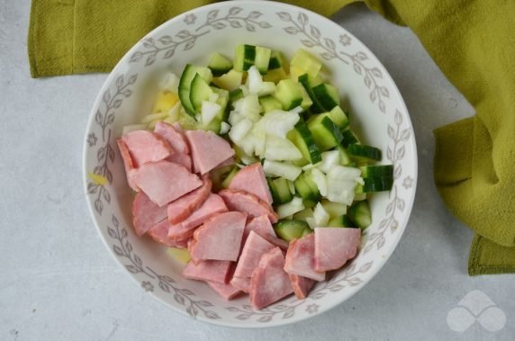 Potato salad with smoked sausage: photo of recipe preparation, step 2