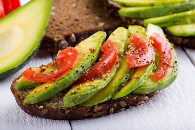 Sandwich with avocado and tomatoes – a simple and delicious recipe, how to cook step by step