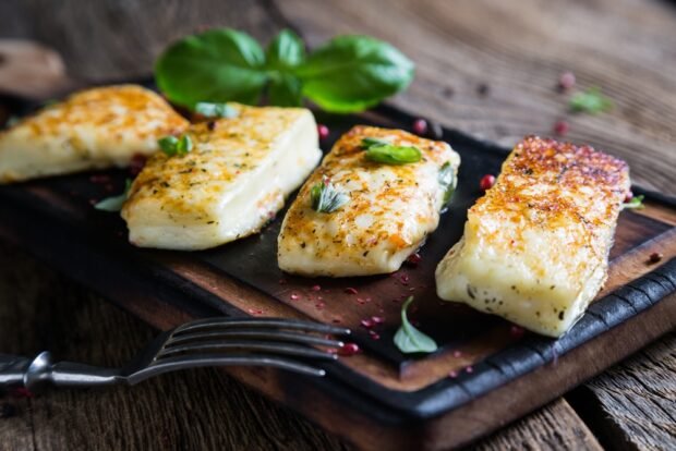 Fried halumi cheese is a simple and delicious recipe, how to cook step by step