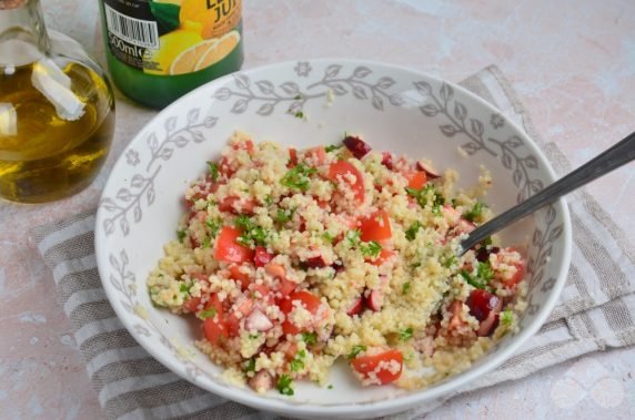 Salad with couscous, herbs and cranberries: photo of recipe preparation, step 4