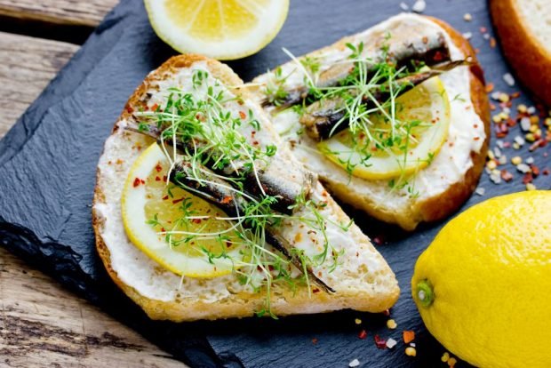 Sandwiches with sprats and cottage cheese are a simple and delicious recipe for cooking step by step