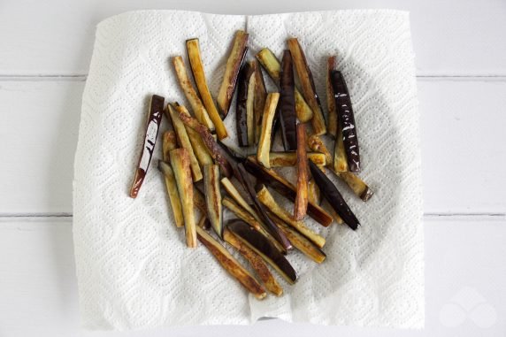 Fried eggplant and Korean carrot salad: photo of recipe preparation, step 4