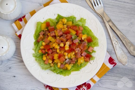 Salad with red fish, corn and vegetables: photo of recipe preparation, step 5