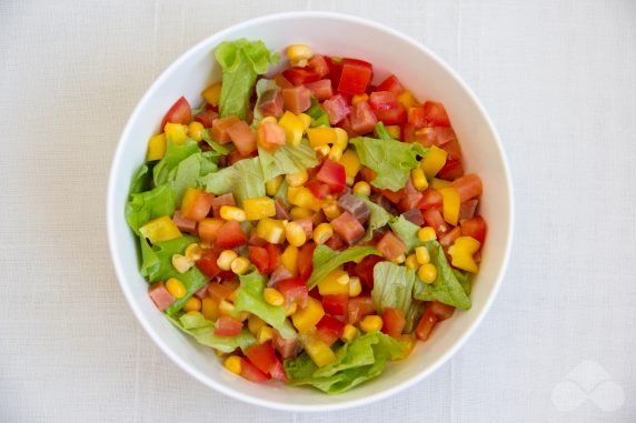 Salad with red fish, corn and vegetables: photo of recipe preparation, step 4