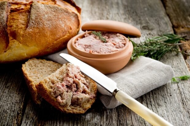 Liver pate with wine and rosemary – a simple and delicious recipe, how to cook step by step