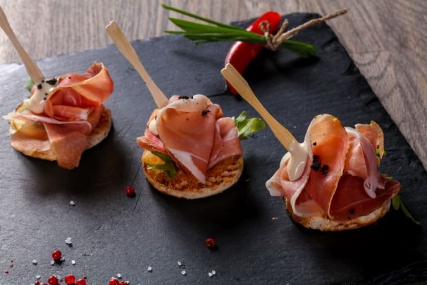 Jamon canapé is a simple and delicious recipe, how to cook step by step