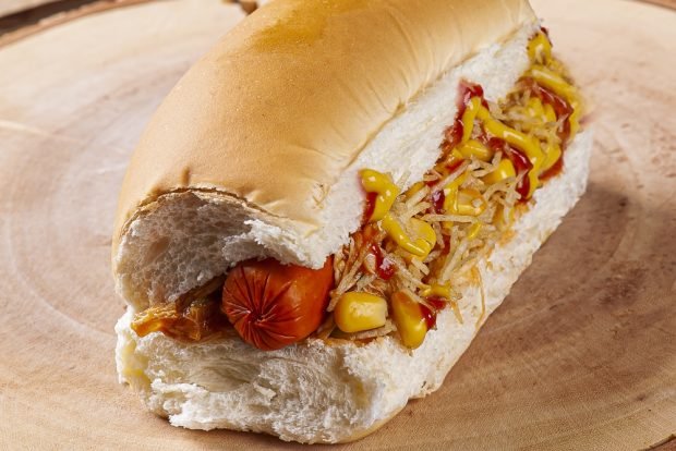 Hot dog with potatoes, corn and American mustard - a simple and delicious recipe, how to cook step by step