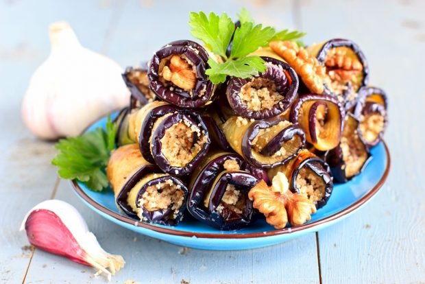 Eggplant rolls with garlic – a simple and delicious recipe how to cook step by step