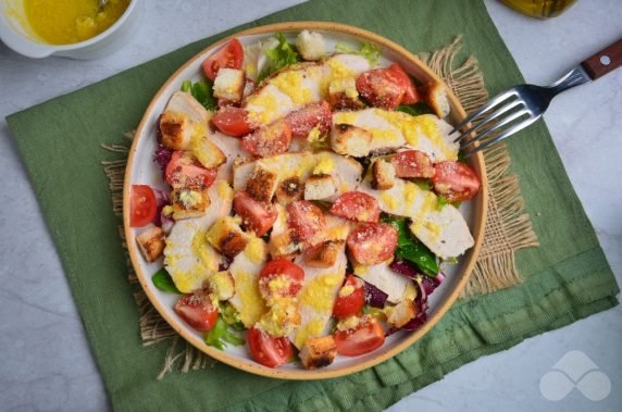 Caesar salad with chicken: photo of recipe preparation, step 8