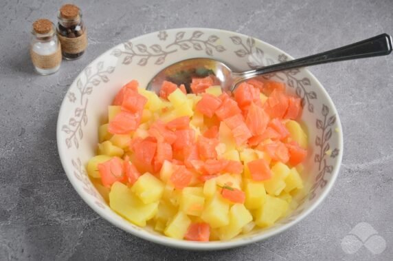 Potato salad with salmon : photo of recipe preparation, step 3