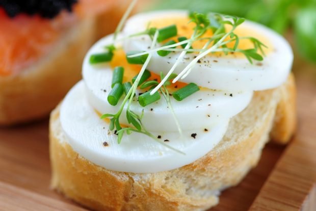 Canapes with quail eggs and herbs – a simple and delicious recipe, how to cook step by step