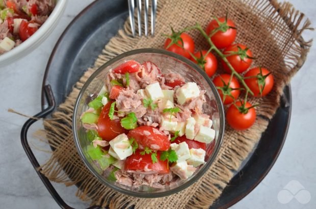 Cocktail salad with tuna and tomatoes – a simple and delicious recipe with photos (step by step)