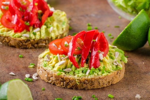 Avocado and pepper sandwich is a simple and delicious recipe, how to cook step by step