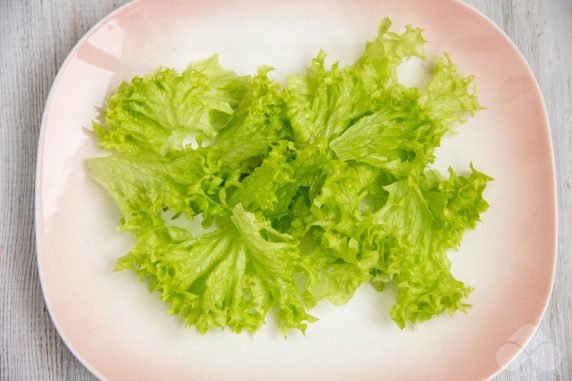 Meat salad with pineapples, corn and cucumbers: photo of recipe preparation, step 2