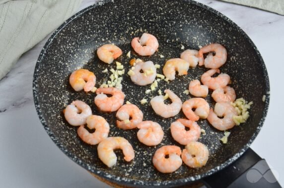 Vegetable salad with shrimp: photo of recipe preparation, step 6