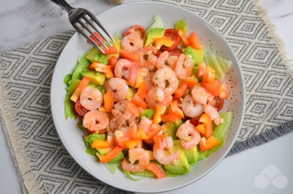 Vegetable salad with shrimp: photo of recipe preparation, step 8