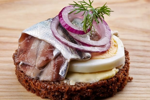 Canapes with herring and egg – a simple and delicious recipe, how to cook step by step