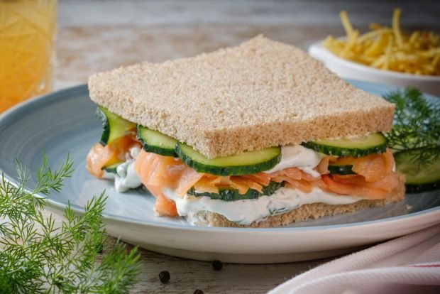 Salmon sandwich is a simple and delicious recipe, how to cook step by step