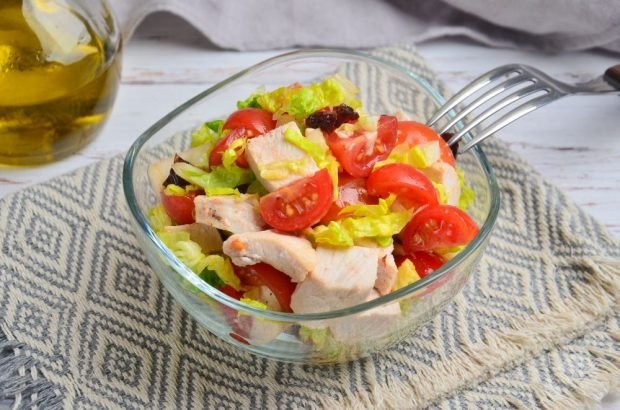 Salad with chicken meat, Peking cabbage, tomatoes and cranberries – a simple and delicious recipe with photos (step by step)