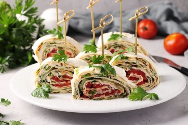 Lavash roll with red caviar is a simple and delicious recipe, how to cook step by step