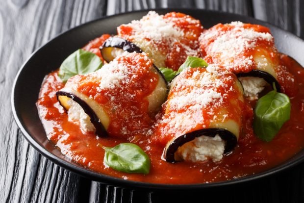 Eggplant rolls with ricotta – a simple and delicious recipe how to cook step by step