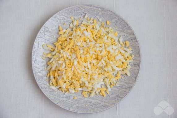 Salad with crab sticks and pineapple: photo of recipe preparation, step 1