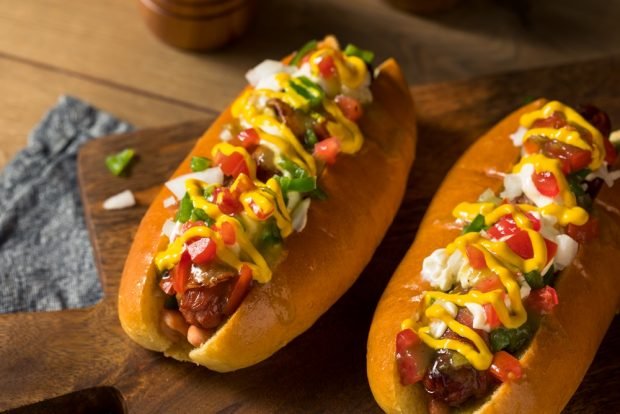 Hot dog with vegetable salsa is a simple and delicious recipe, how to cook step by step