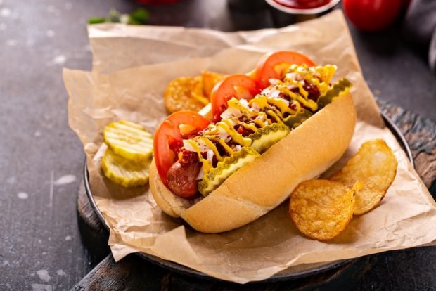 Hot dog with vegetables and crispy chips is a simple and delicious recipe, how to cook step by step