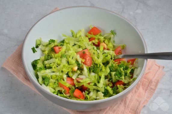 Rustic Peking cabbage salad: photo of recipe preparation, step 2