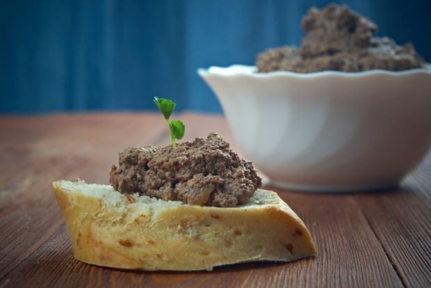 Pate of dried mushrooms – a simple and delicious recipe, how to cook step by step