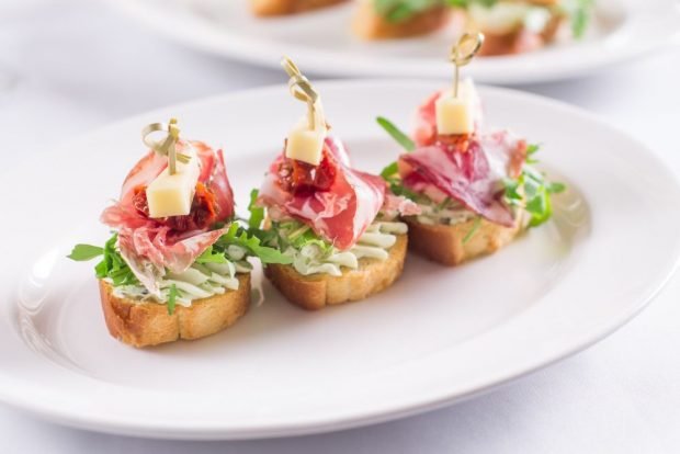 Canapé for a buffet for a wedding is a simple and delicious recipe, how to cook step by step