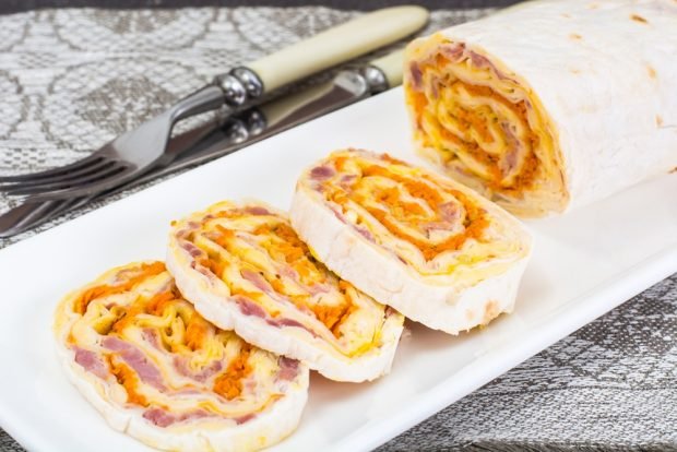 Pita bread roll with ham is a simple and delicious recipe, how to cook step by step