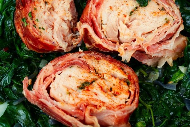 Chicken roll in bacon is a simple and delicious recipe, how to cook step by step