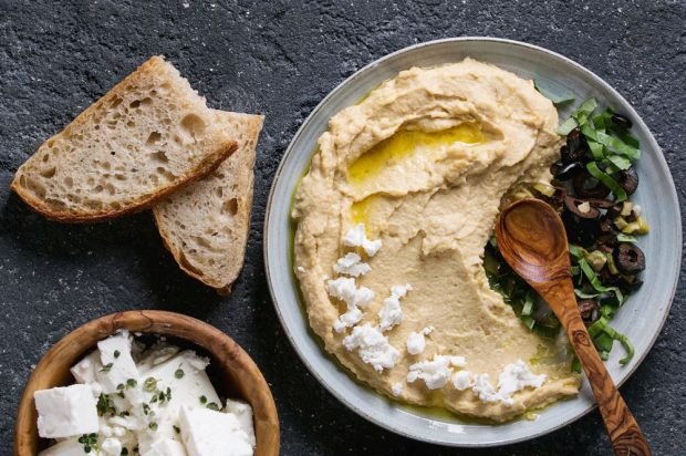 Hummus in Greek is a simple and delicious recipe, how to cook step by step