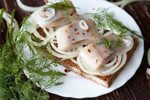 Herring sandwiches for the festive table are a simple and delicious recipe for cooking step by step