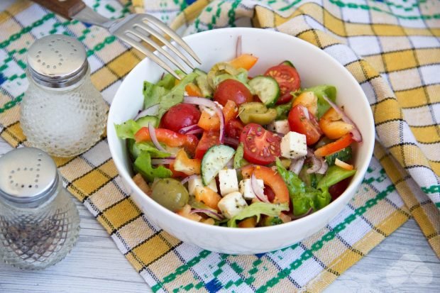 Greek salad with bell pepper, feta and olives – a simple and delicious recipe with photos (step by step)