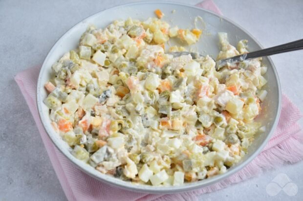 Olivier salad with chicken: photo of recipe preparation, step 4