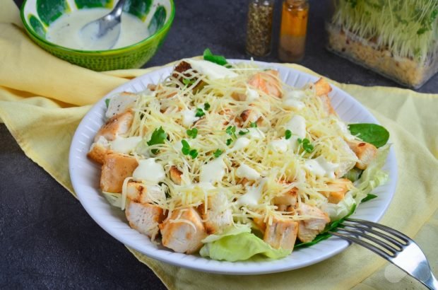 Caesar salad with fried chicken – a simple and delicious recipe with photos (step by step)