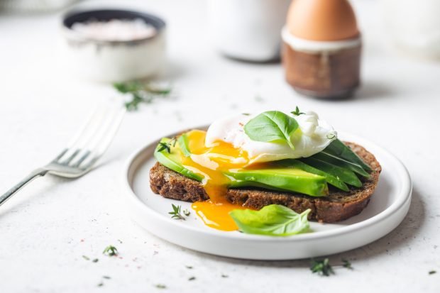 Avocado and egg sandwich